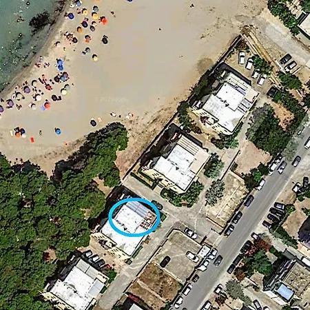 Con Terrazzo Sul Mare E Discesa In A Daire *