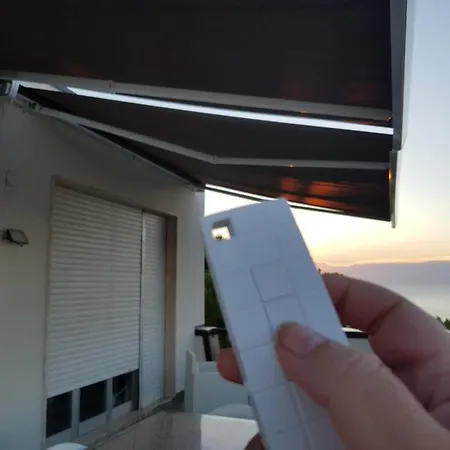 Daire Con Terrazzo Sul Mare E Discesa In A