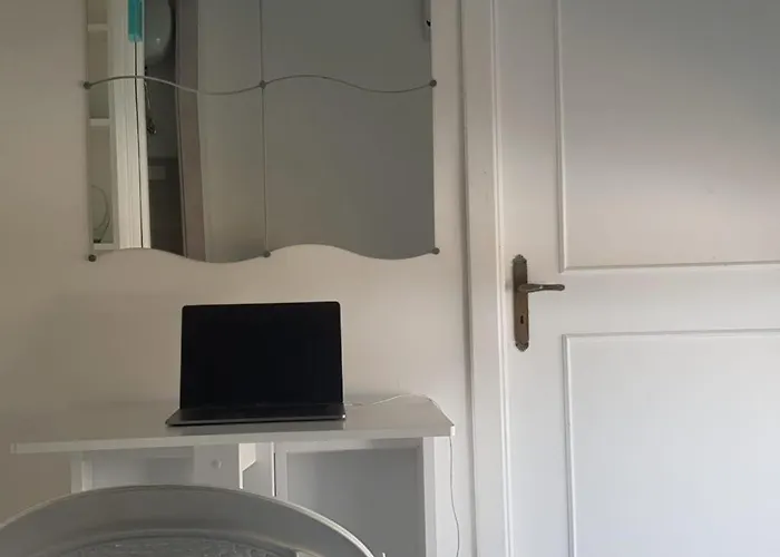 Con Terrazzo Sul Mare E Discesa In A Lägenhet