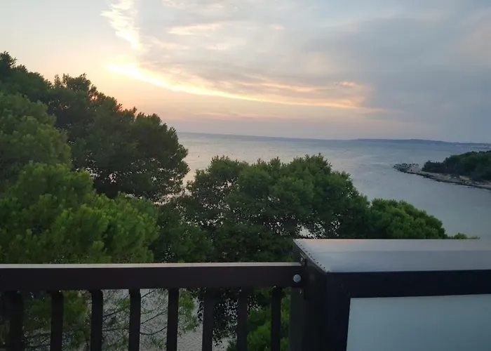 Con Terrazzo Sul Mare E Discesa In A Lägenhet