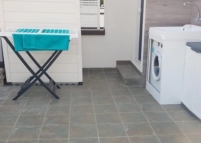 Con Terrazzo Sul Mare E Discesa In A Lägenhet Gallipolli