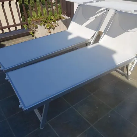 Con Terrazzo Sul Mare E Discesa In A Διαμέρισμα