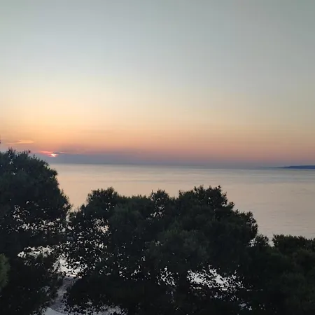 Con Terrazzo Sul Mare E Discesa In A شقة *