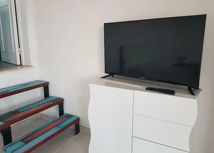 Con Terrazzo Sul Mare E Discesa In A דירה